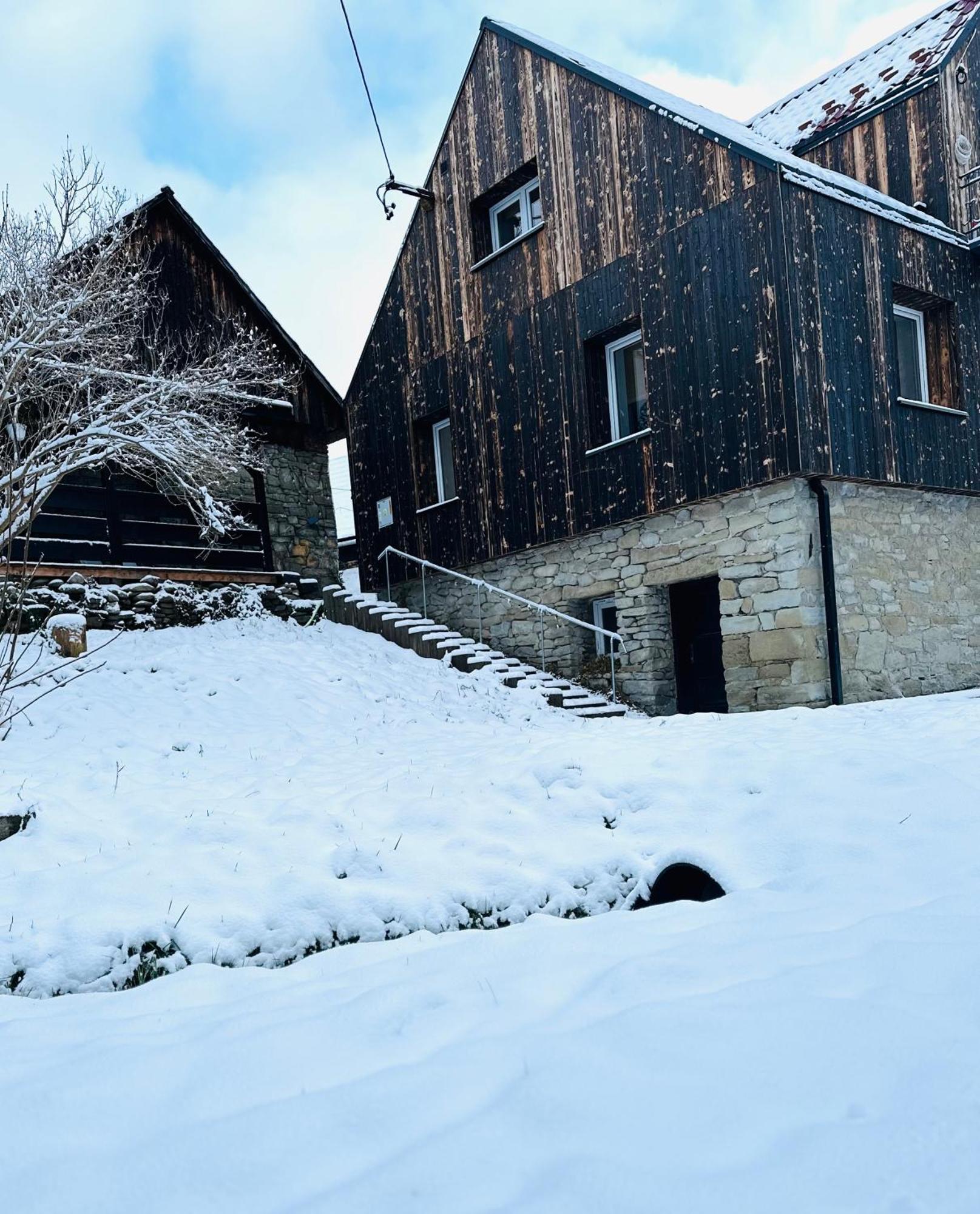 W Deski Dom Apartamenty Krzyżowa 外观 照片
